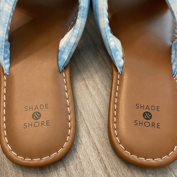 Shade & Shore Blue and White Tie Dye Clouds Slip On Fabric Sandals Flats New 7 - Picture 3 of 10